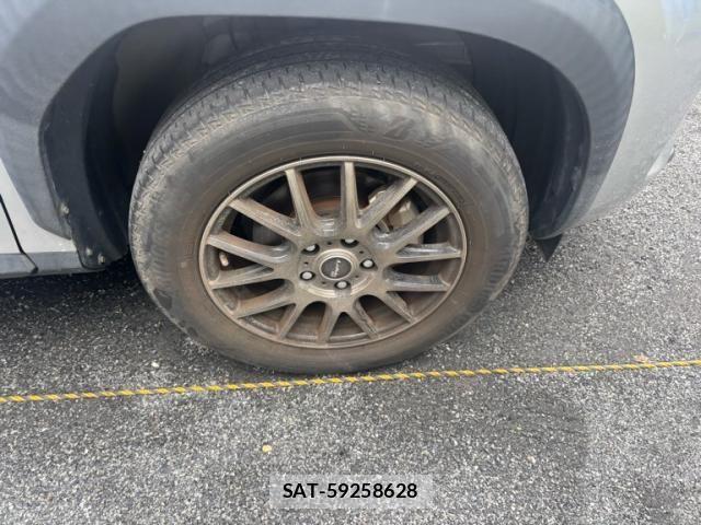 Toyota YARIS CROSS 2021-02 8747094-4