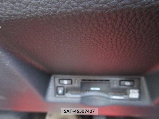 Toyota YARIS CROSS 2025-04 8747093-10