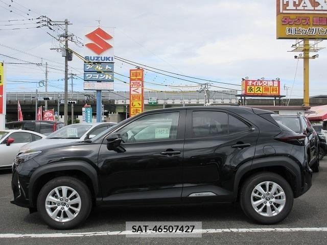 Toyota YARIS CROSS 2025-04 8747093-18