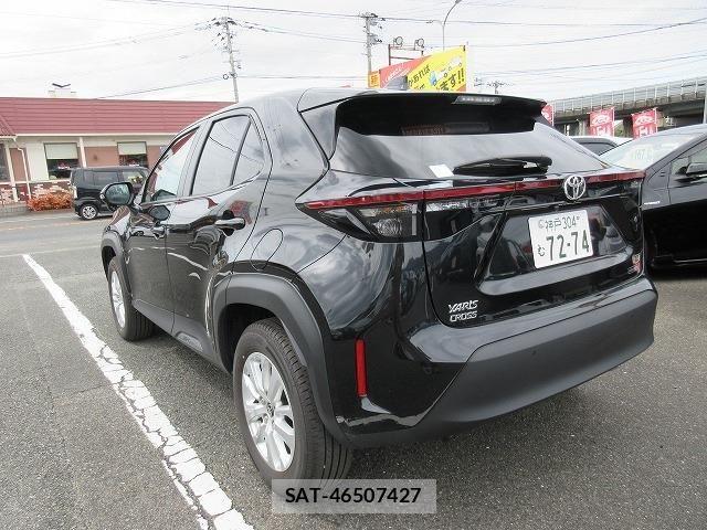 Toyota YARIS CROSS 2025-04 8747093-19