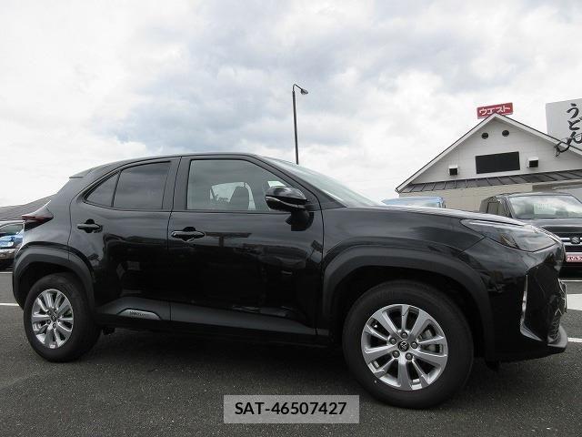 Toyota YARIS CROSS 2025-04 8747093-21