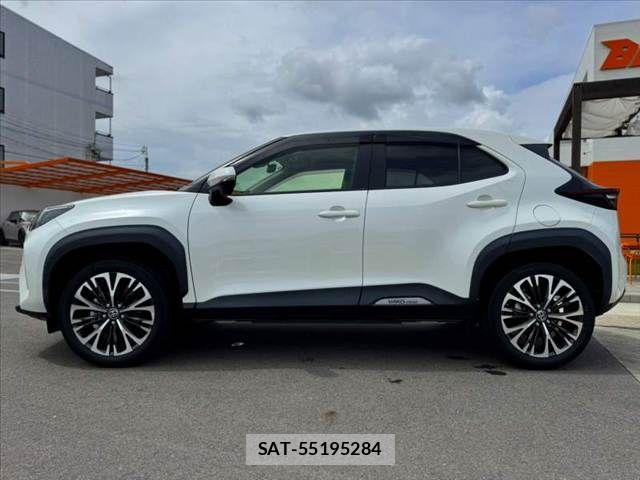 Toyota YARIS CROSS 2022-03 8747091-10
