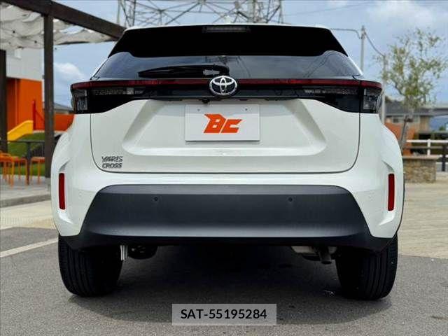 Toyota YARIS CROSS 2022-03 8747091-13