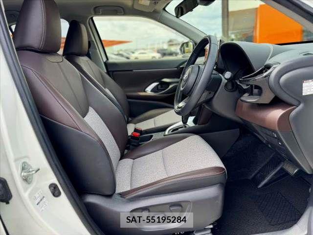 Toyota YARIS CROSS 2022-03 8747091-15