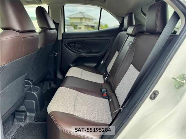 Toyota YARIS CROSS 2022-03 8747091-17