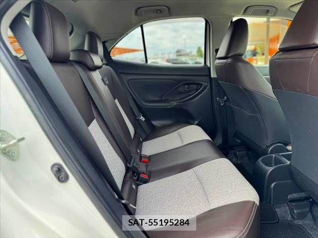 Toyota YARIS CROSS 2022-03 8747091-18
