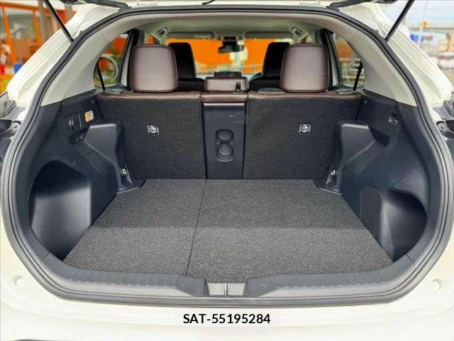Toyota YARIS CROSS 2022-03 8747091-19