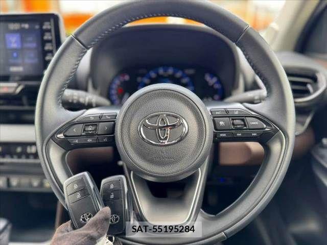 Toyota YARIS CROSS 2022-03 8747091-4
