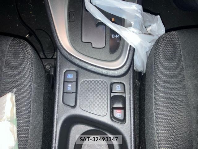 Toyota YARIS CROSS 2021-11 8747096-11