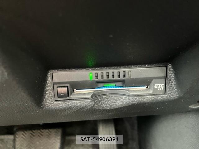 Toyota YARIS CROSS 2020-12 8747097-16