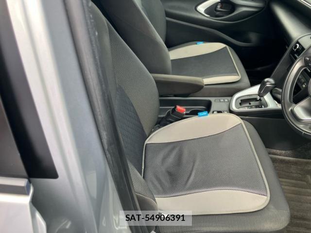 Toyota YARIS CROSS 2020-12 8747097-26