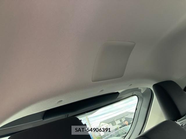 Toyota YARIS CROSS 2020-12 8747097-29