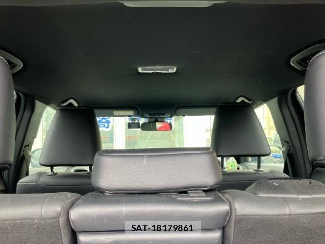 Toyota YARIS CROSS 2023-11 8747092-12