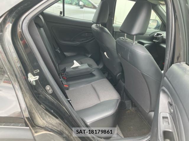 Toyota YARIS CROSS 2023-11 8747092-13
