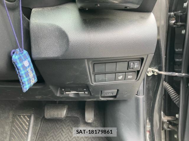 Toyota YARIS CROSS 2023-11 8747092-19