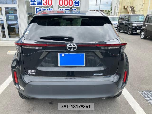 Toyota YARIS CROSS 2023-11 8747092-4