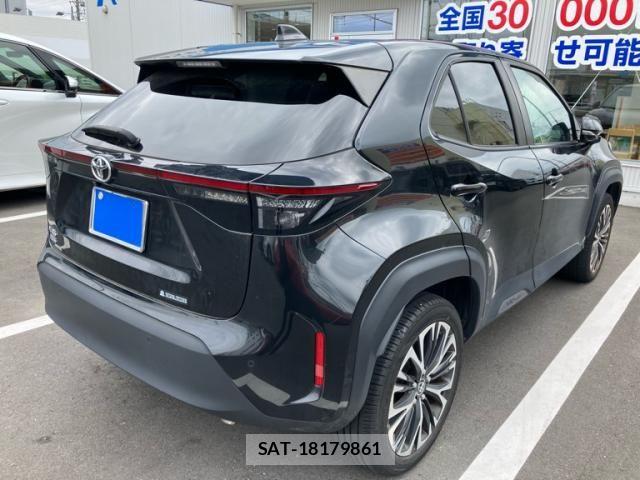 Toyota YARIS CROSS 2023-11 8747092-5