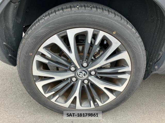 Toyota YARIS CROSS 2023-11 8747092-7