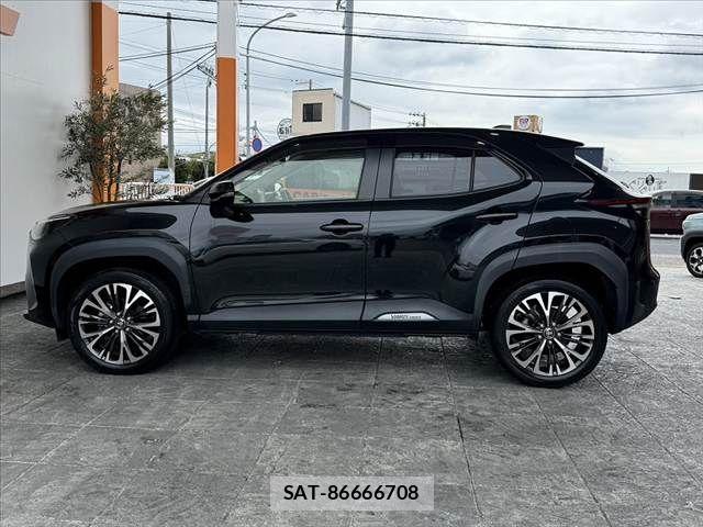 Toyota YARIS CROSS 2020-09 8851212-10