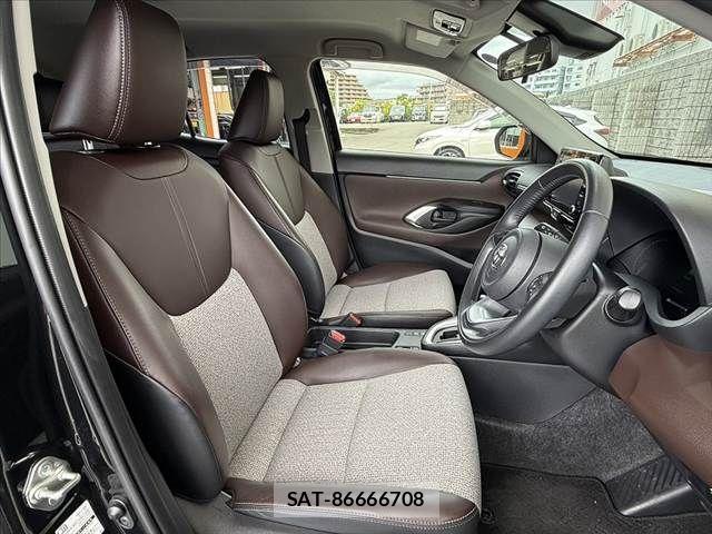 Toyota YARIS CROSS 2020-09 8851212-15