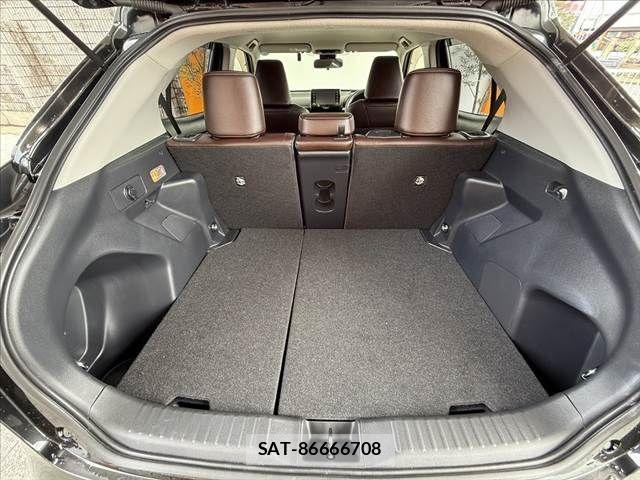 Toyota YARIS CROSS 2020-09 8851212-19