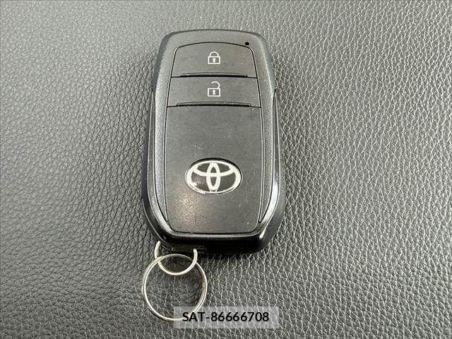 Toyota YARIS CROSS 2020-09 8851212-26