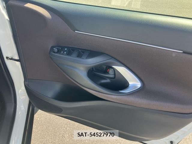 Toyota YARIS CROSS 2022-01 8883152-9