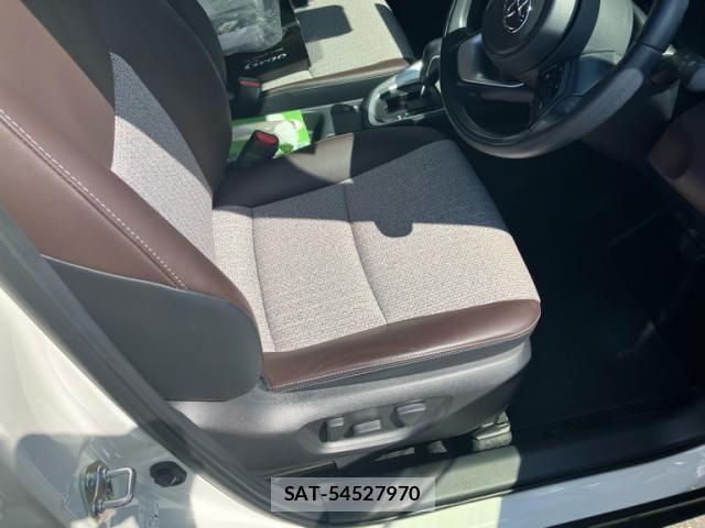Toyota YARIS CROSS 2022-01 8883152-10