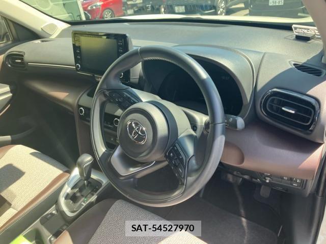 Toyota YARIS CROSS 2022-01 8883152-12