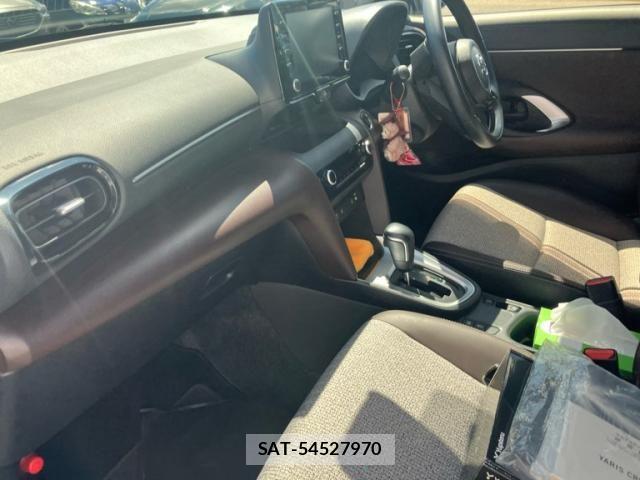 Toyota YARIS CROSS 2022-01 8883152-28