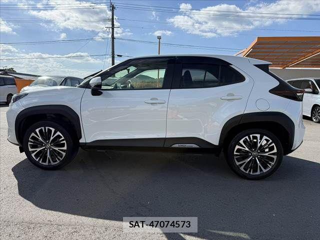 Toyota YARIS CROSS 2022-02 8883151-11