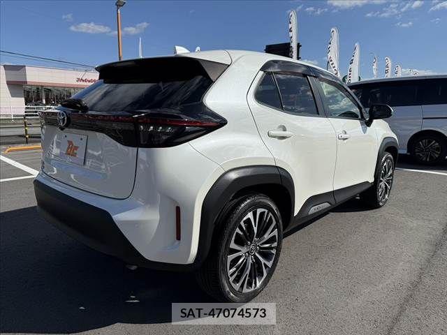 Toyota YARIS CROSS 2022-02 8883151-12