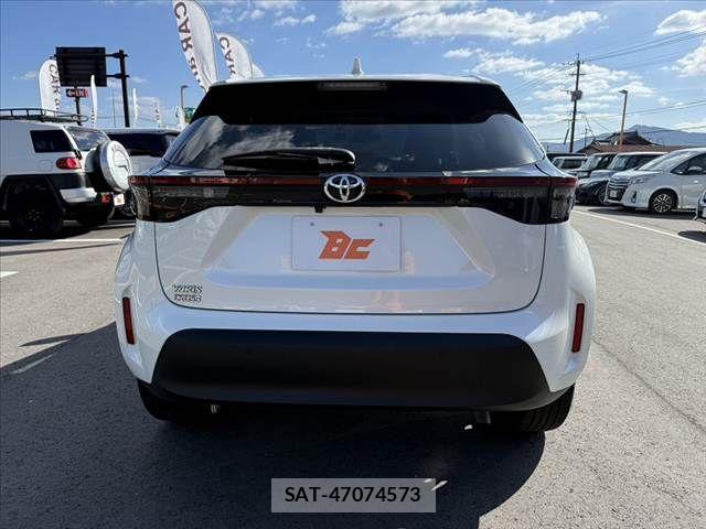 Toyota YARIS CROSS 2022-02 8883151-13