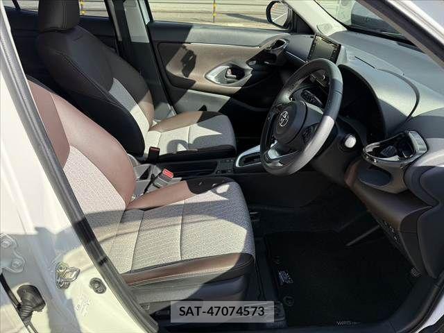 Toyota YARIS CROSS 2022-02 8883151-15