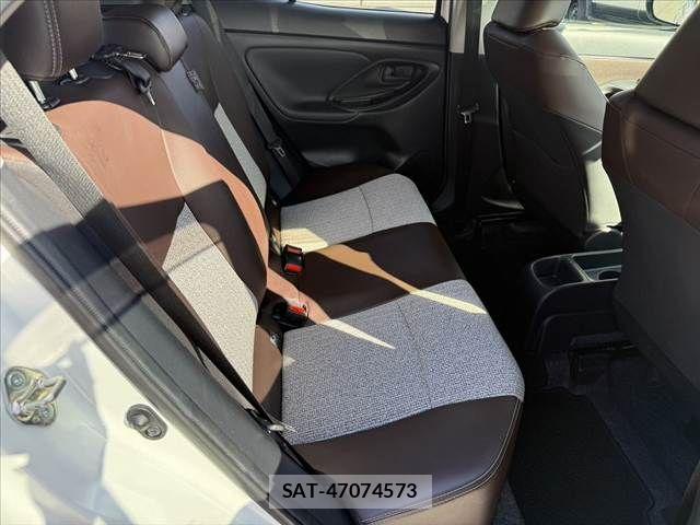 Toyota YARIS CROSS 2022-02 8883151-16