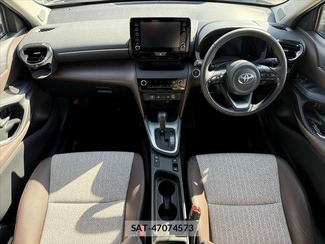 Toyota YARIS CROSS 2022-02 8883151-1