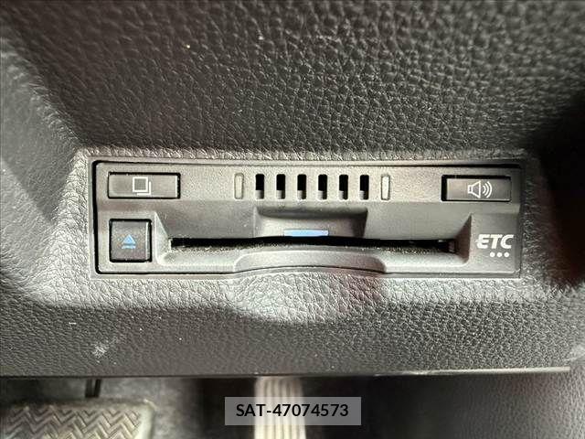 Toyota YARIS CROSS 2022-02 8883151-27