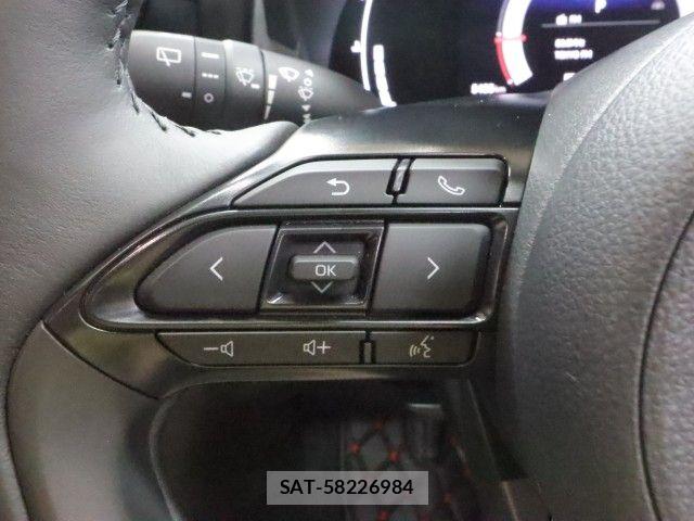 Toyota YARIS CROSS 2025-04 8883149-22