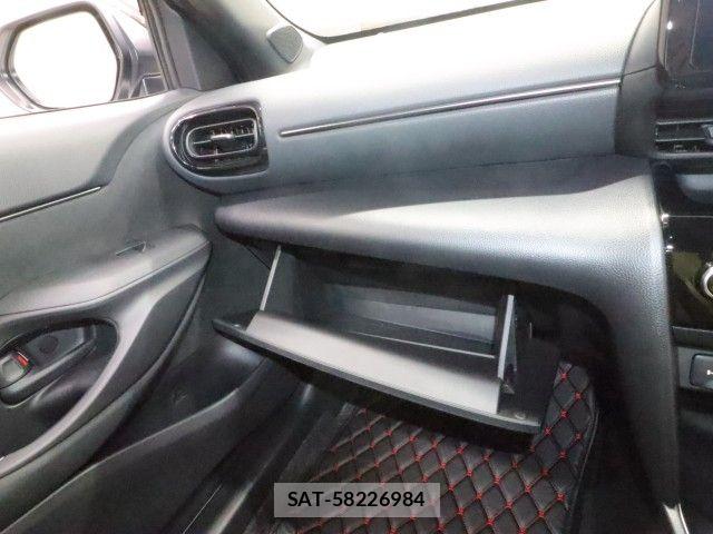 Toyota YARIS CROSS 2025-04 8883149-26