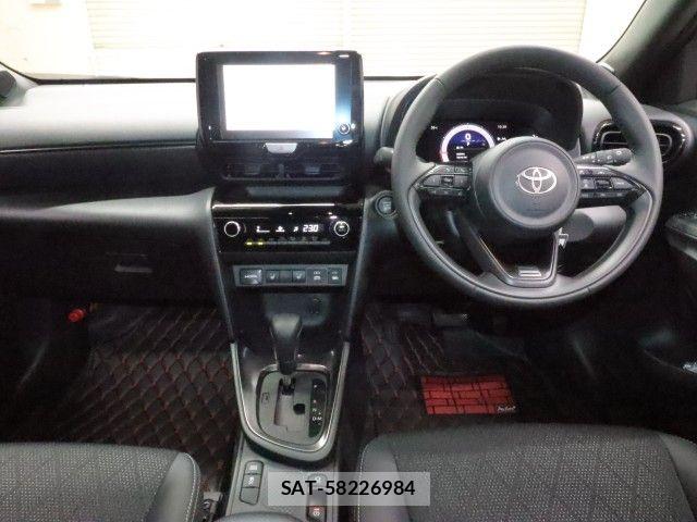 Toyota YARIS CROSS 2025-04 8883149-2
