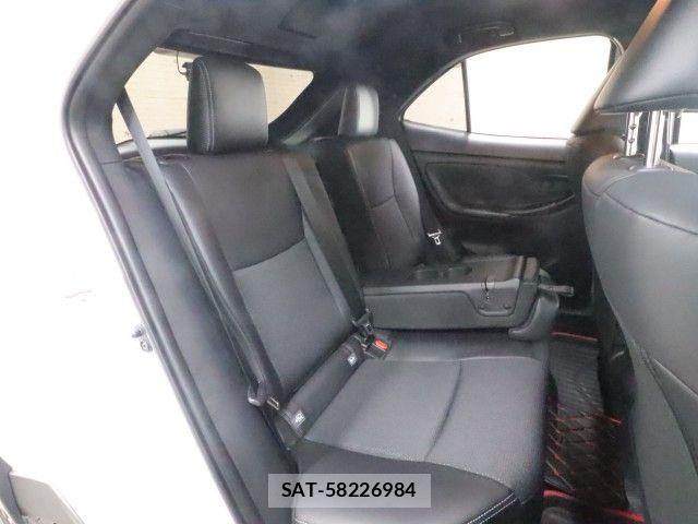 Toyota YARIS CROSS 2025-04 8883149-5