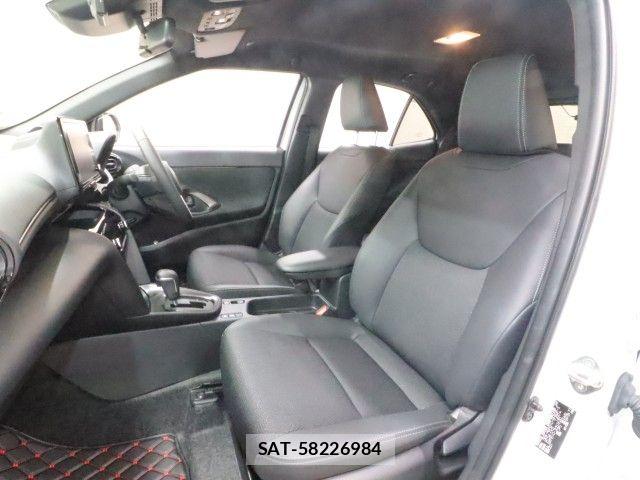 Toyota YARIS CROSS 2025-04 8883149-7