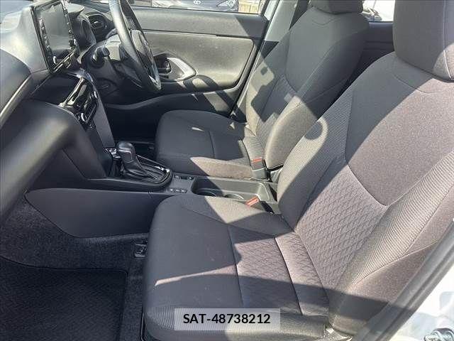 Toyota YARIS CROSS 2021-08 651128-16