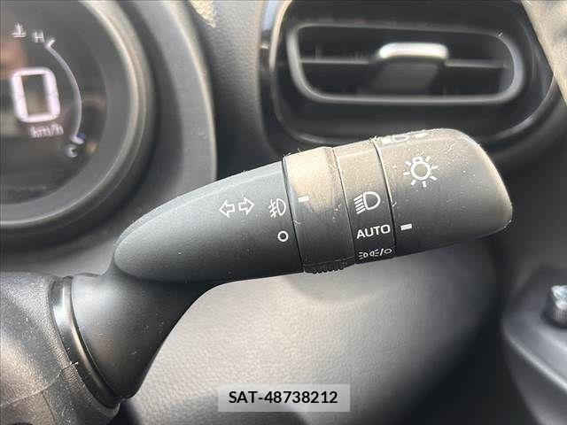Toyota YARIS CROSS 2021-08 651128-27