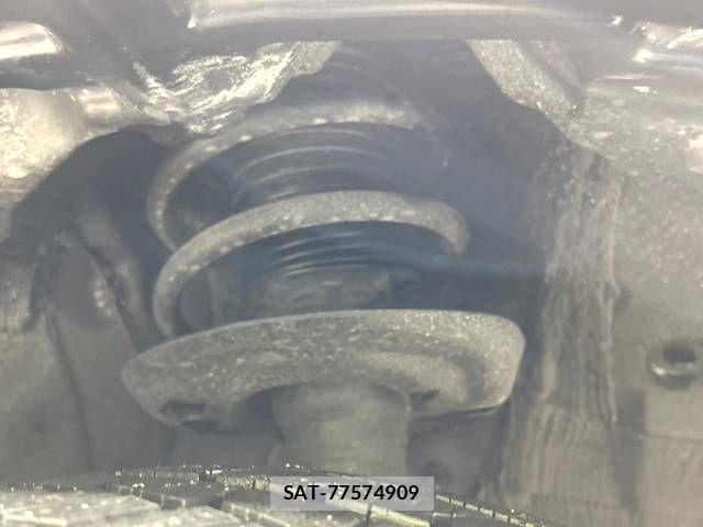 Toyota YARIS CROSS 2023-11 782028-19