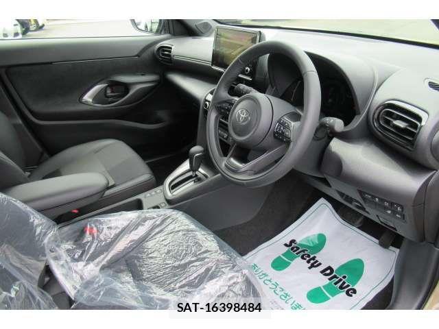 Toyota YARIS CROSS 2025-05 1007811-7