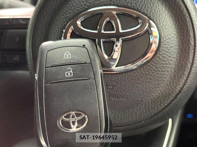 Toyota YARIS CROSS 2022-07 1204802-8