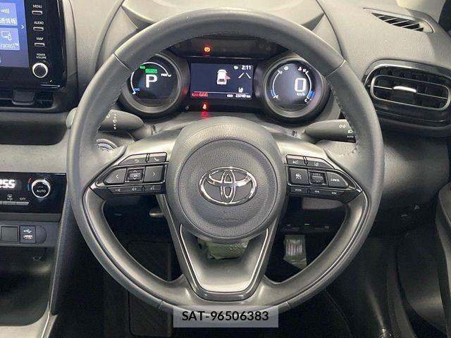 Toyota YARIS CROSS 2022-11 1310136-10