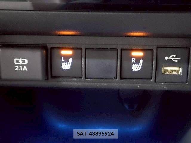 Toyota YARIS CROSS 2020-10 1477363-3