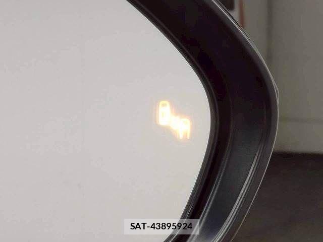Toyota YARIS CROSS 2020-10 1477363-4